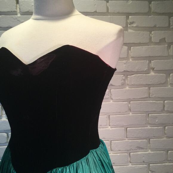 Scott McClintock Black velvet vintage green puffy formal holiday attire 4 - Picture 3 of 6